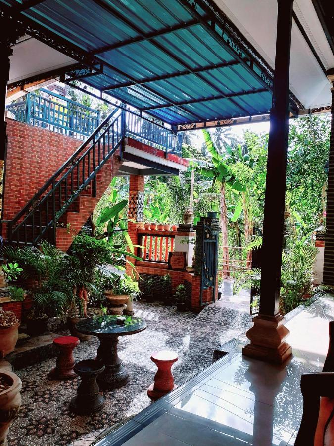 Nova Homestay Toyapakeh Extérieur photo